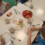 Zdęcia: Przedszkolaki robią zdrowe kanapki